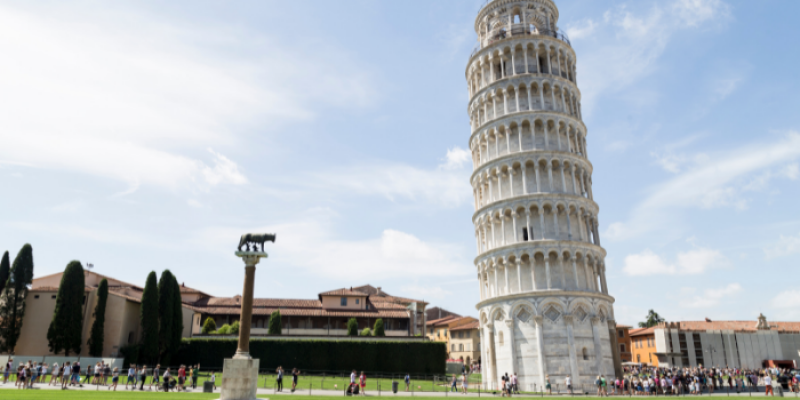 Pedras Grandes projeta réplica da Torre de Pisa