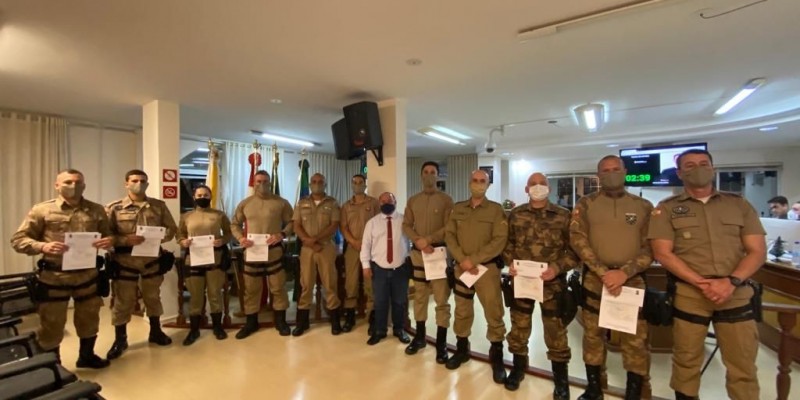 Policiais Militares recebem moção de congratulação