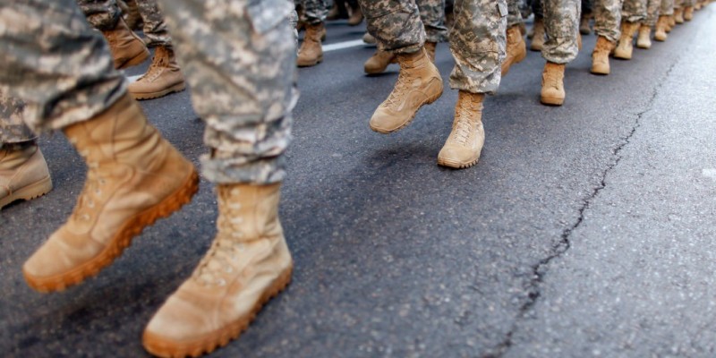 Exército dos EUA começa a dispensar soldados que recusam vacina